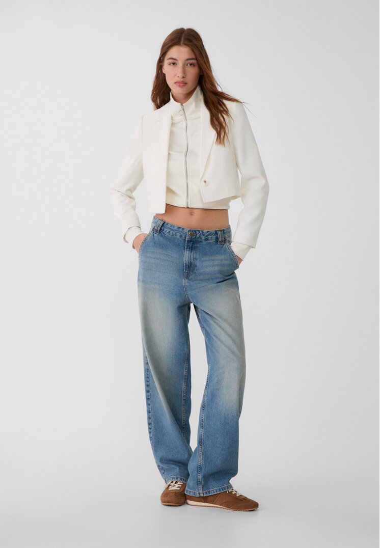 Stradivarius Soepelvallende en cropped blazer  Ecru M