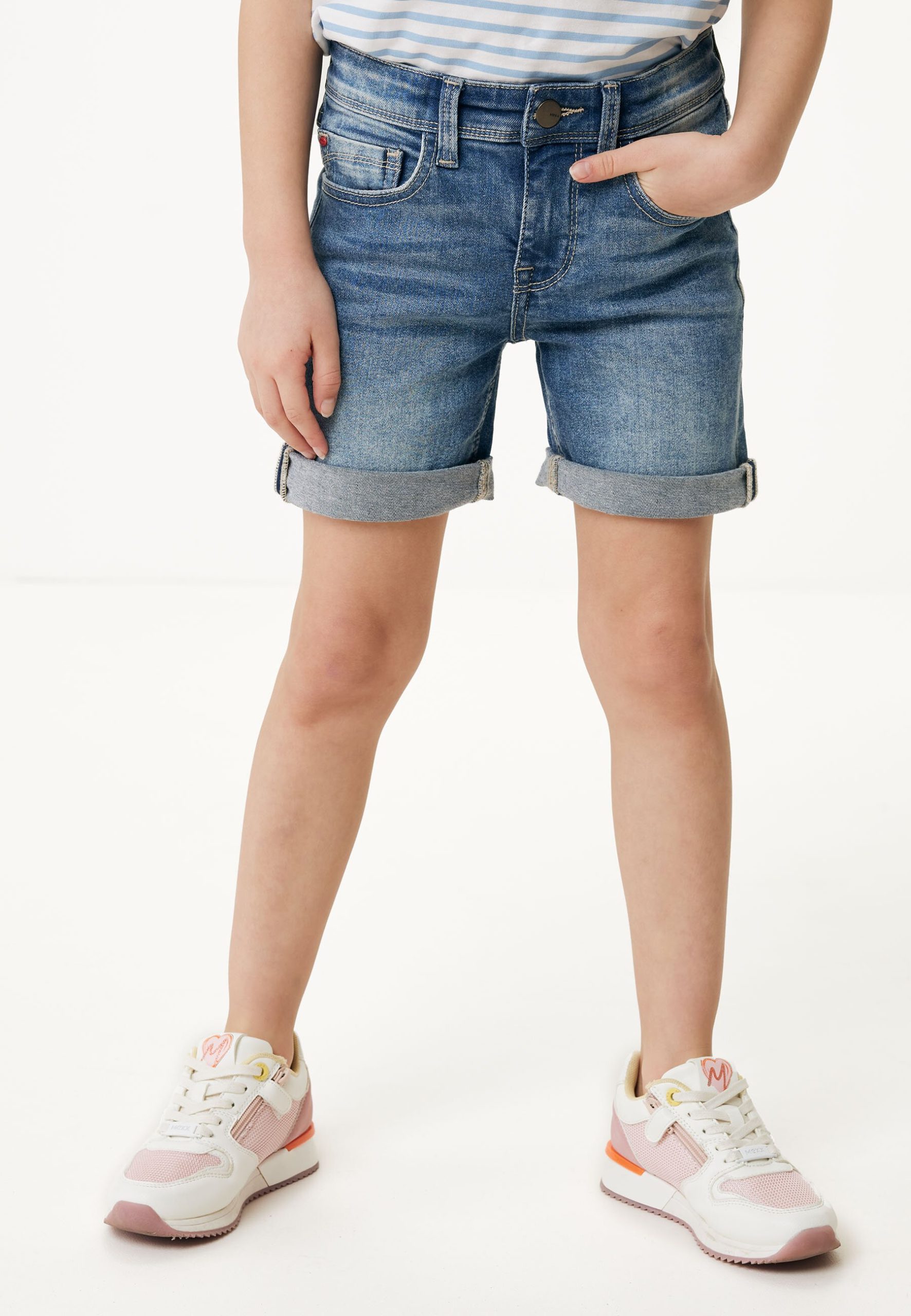 Mid Waist Slim Leg Short Jeans Vintage