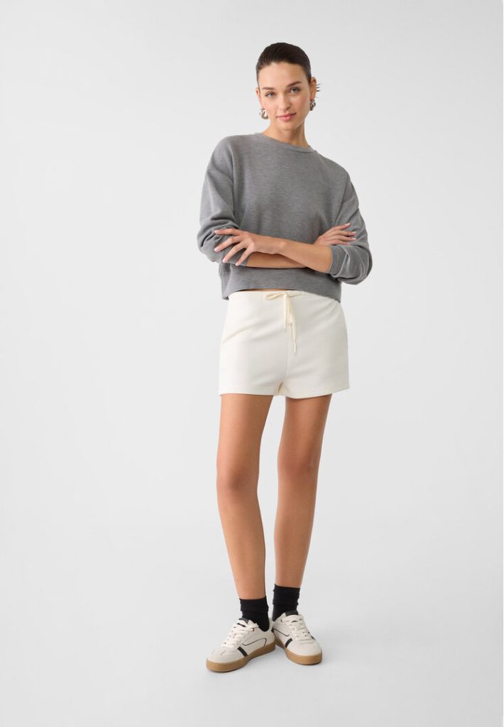 Stradivarius Soft touch short met koord  Ecru L