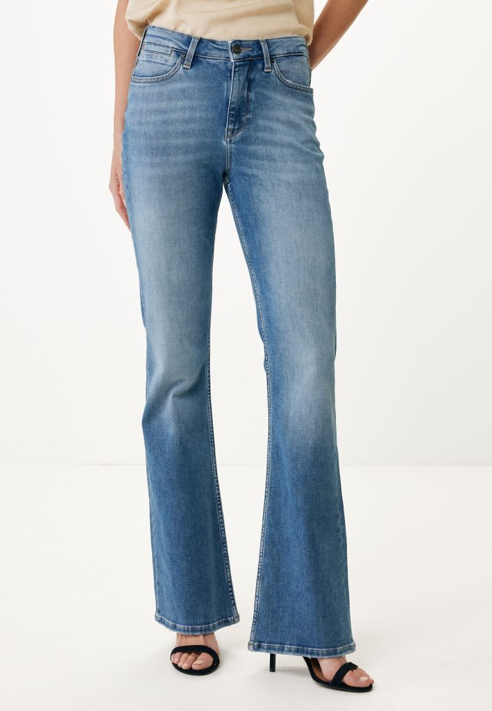 Evy High Waist / Flared Jeans