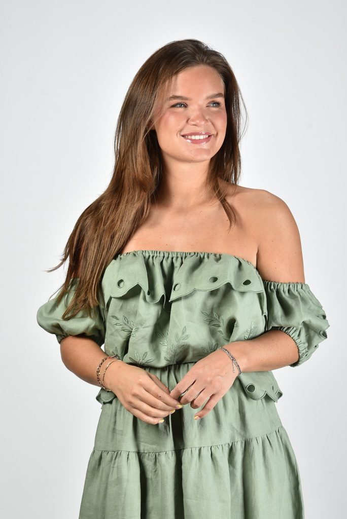 Sage & Ivy top Daisy off shoulder met broderie details groen