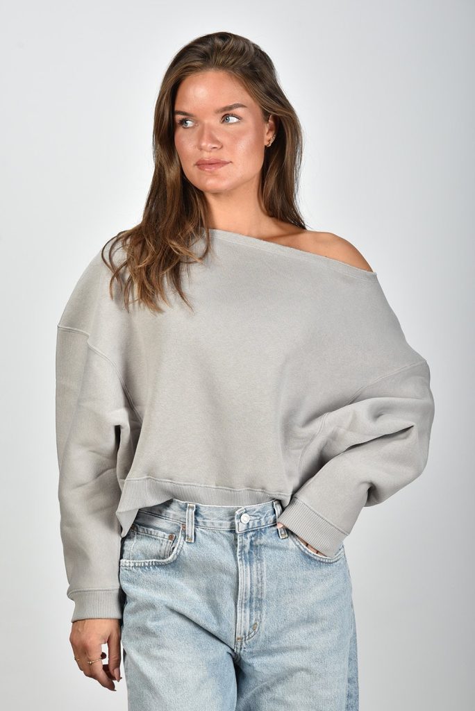 RAE off-shoulder trui Maxine grijs