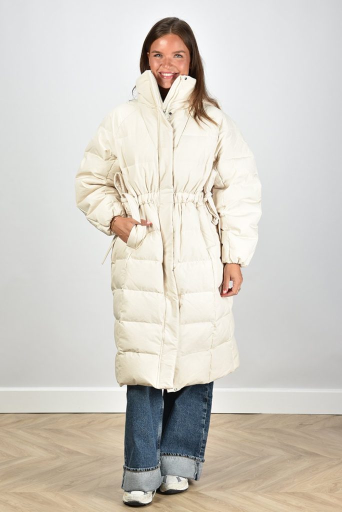 Ganni lange puffer jas crème