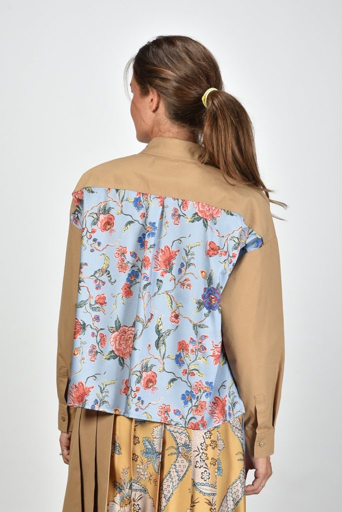 Weekend Max Mara blouse Decano met sjaal print op de achterkant beige