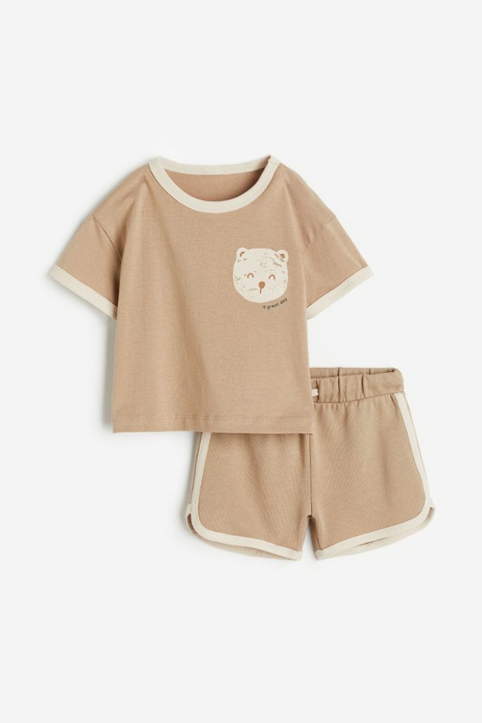 H & M - Tweedelige set - T-shirt en short - Beige