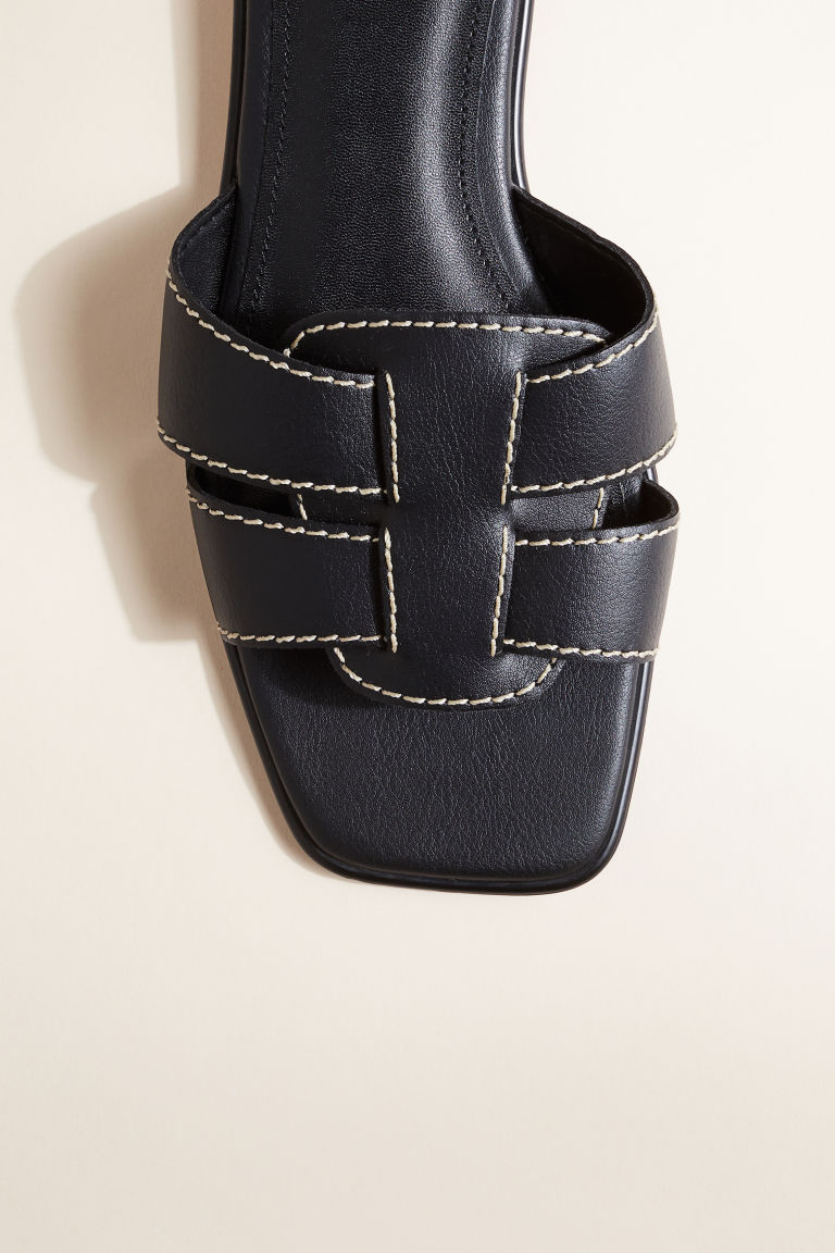 H & M - Slippers - Zwart