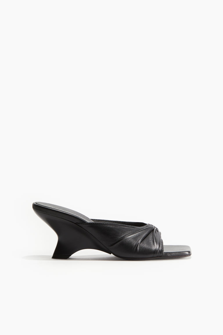 H & M - GIABORGHINI H & M Helga Thong Wedge Sandal - Zwart