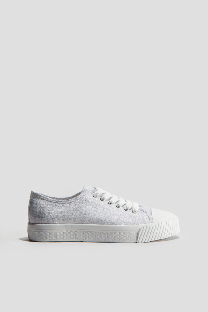 H & M - Glinsterende sneakers - Zilver