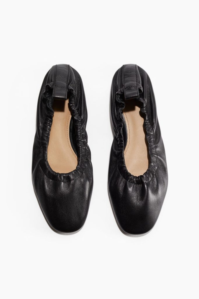 H & M - Leren ballerina‘s - Zwart