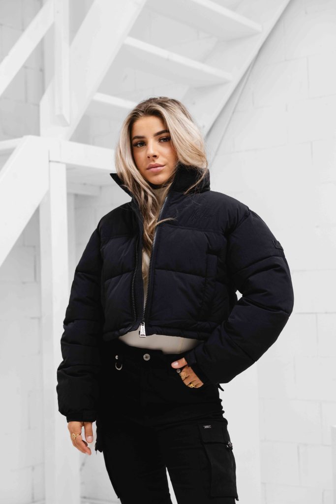 Malelions Signature Cropped Puffer Winterjas Dames Zwart - Maat M - Kleur: Zwart | Soccerfanshop