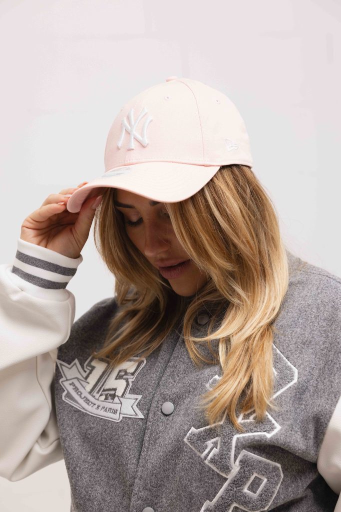 New Era 9Forty New York Yankees Essential Pet Dames Lichtroze - Maat One Size - Kleur: Roze | Soccerfanshop