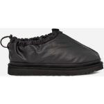 UGG® Tasman Shroud Zip in Black