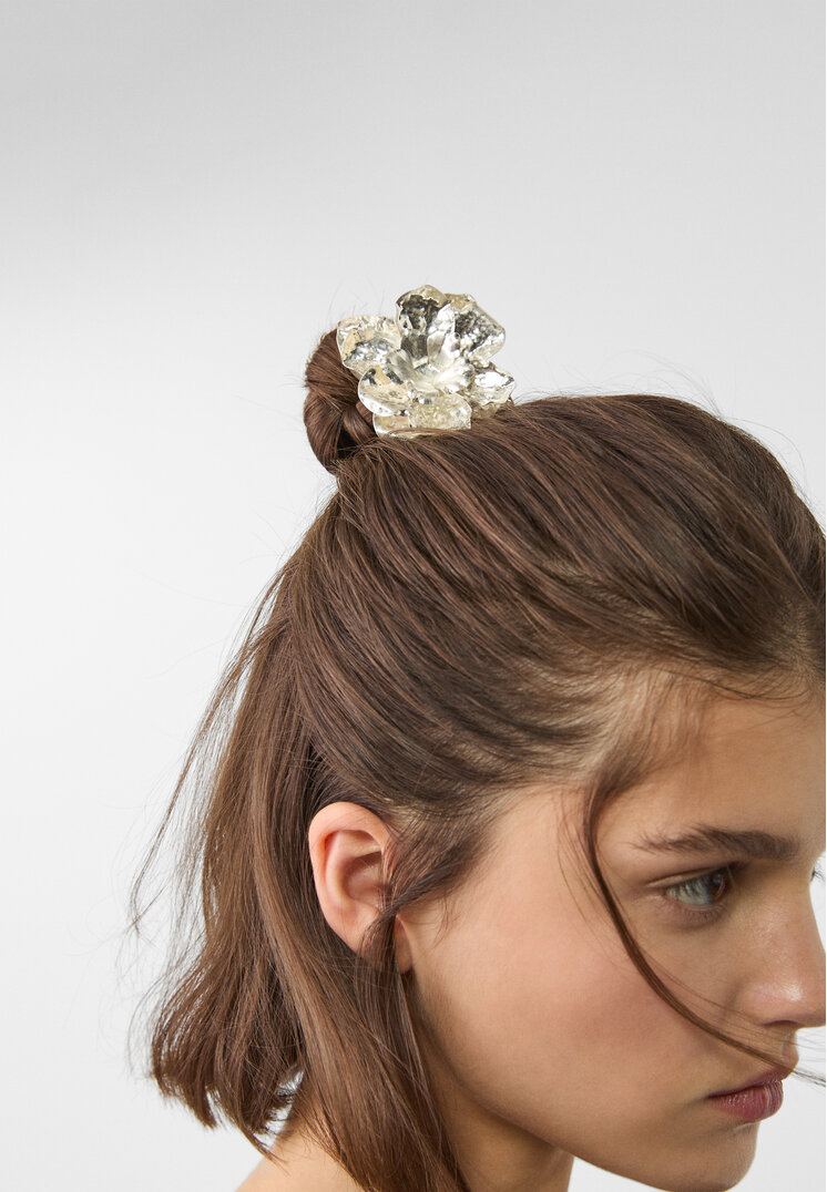 Stradivarius Scrunchie met grote textuurbloem  Grijs OS