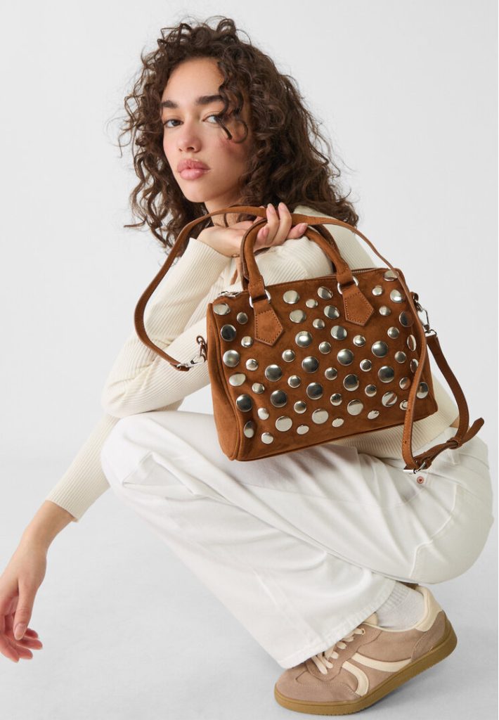 Stradivarius Grote bowlingtas met studs  Terracotta OS