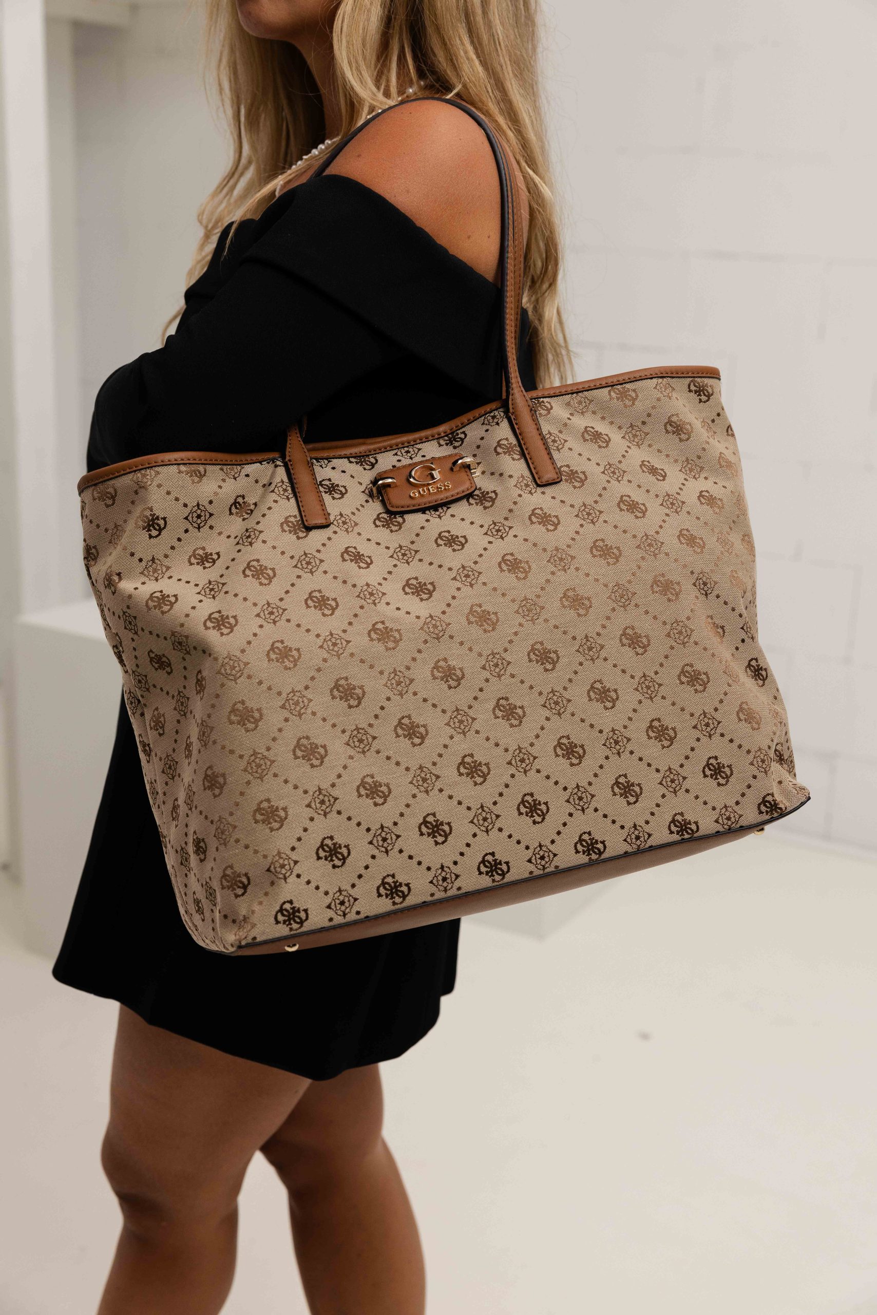 Guess Neda Large 2-in-1 Tote Tas Dames Bruin - Maat One Size - Kleur: Bruin | Soccerfanshop