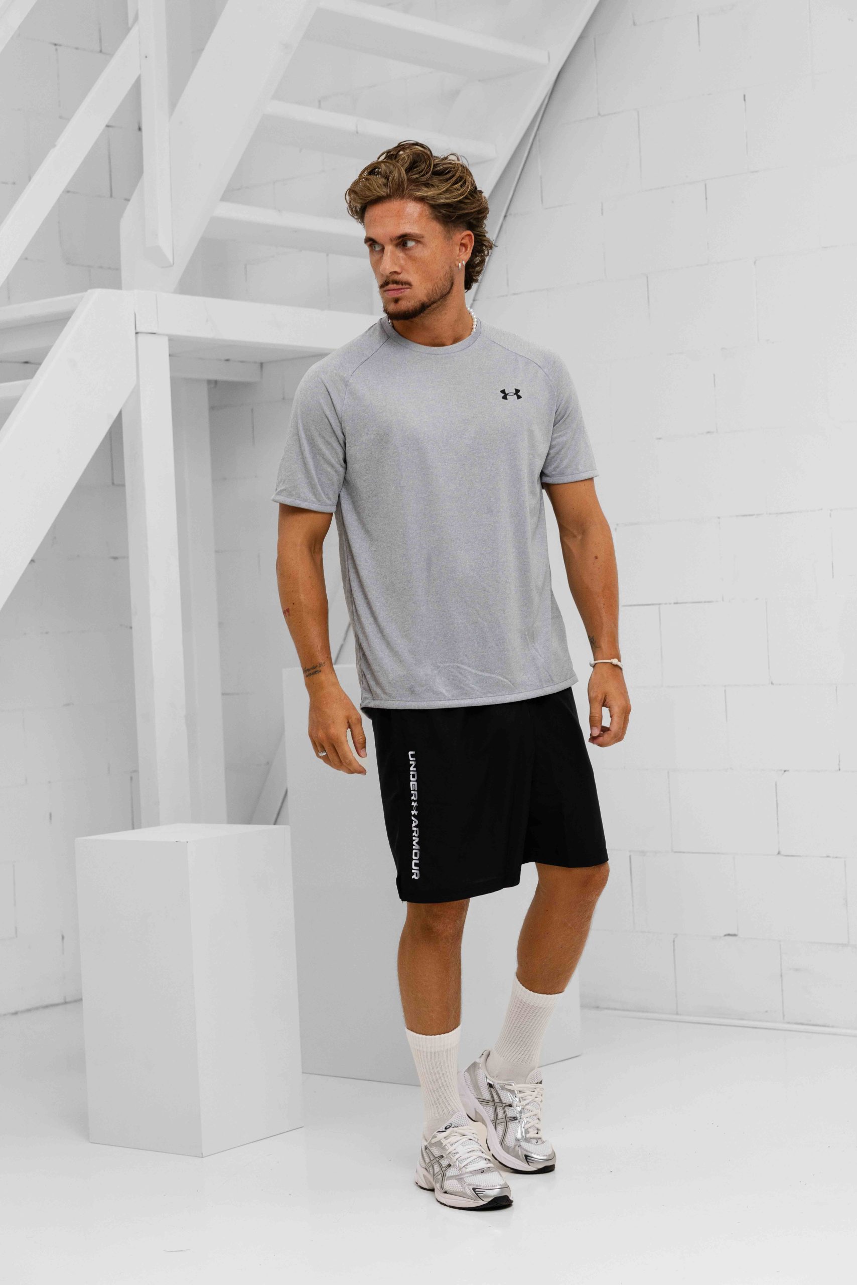 Under Armour Tech Woven Zomerset Heren Lichtgrijs/Zwart - Maat XL - Kleur: LichtgrijsZwart | Soccerfanshop