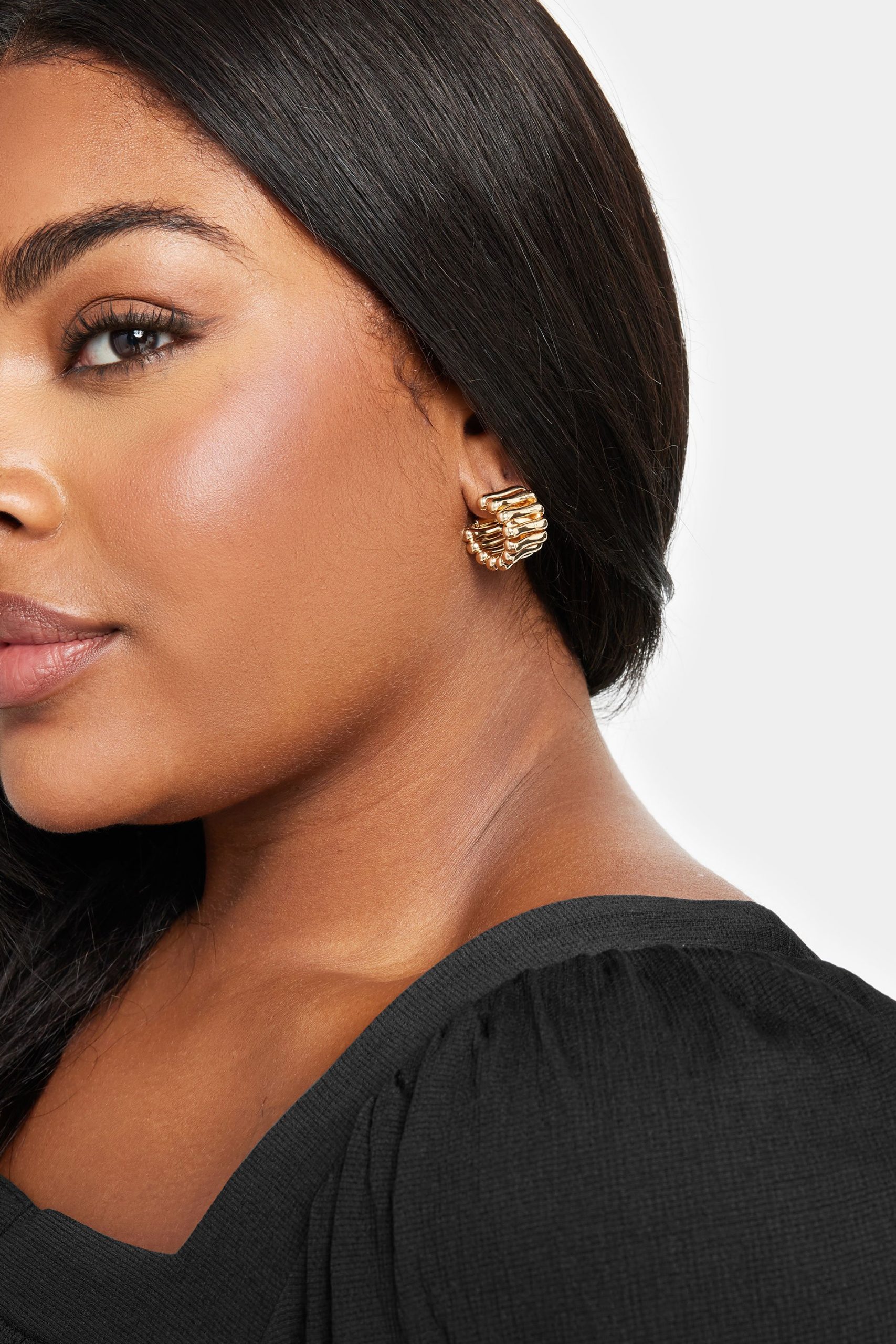 Dikke Oorringen Met Lagen In Goud