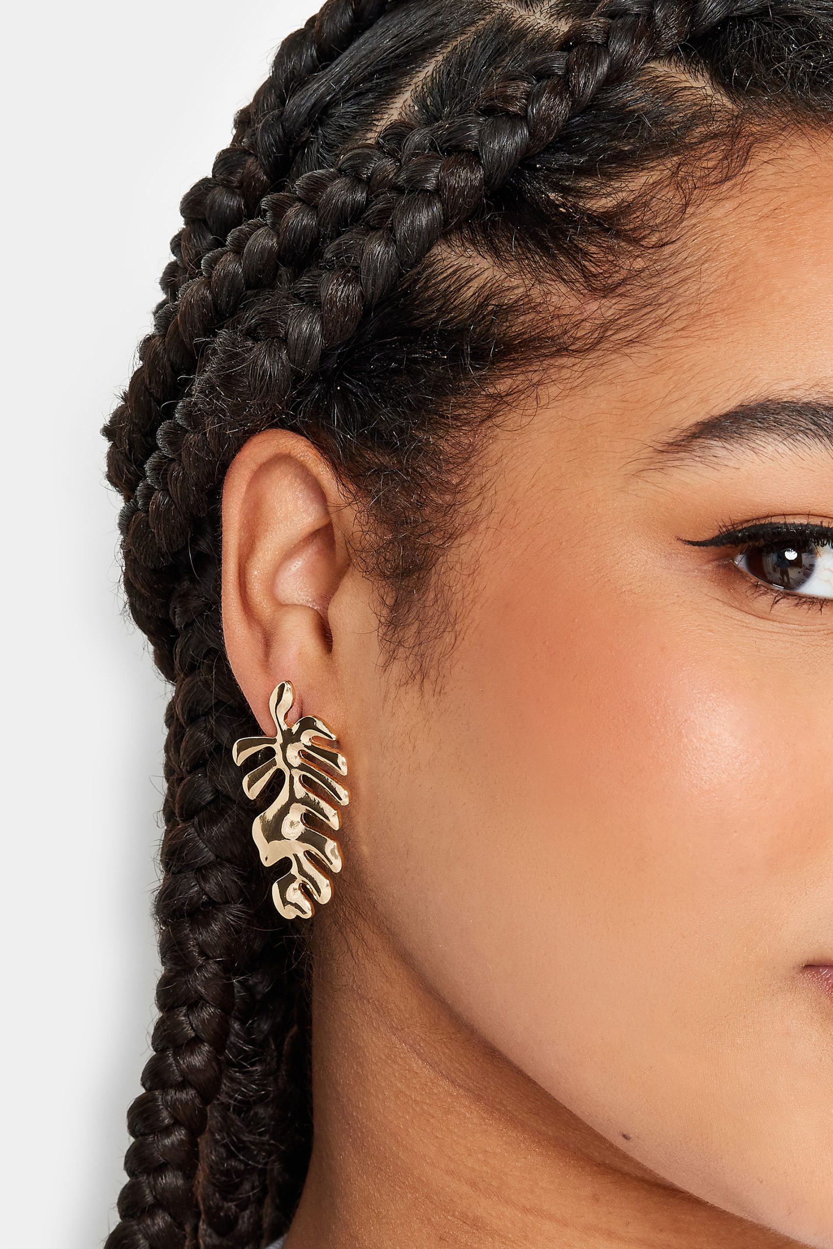 Bladvormige Statement Oorbellen In Goud