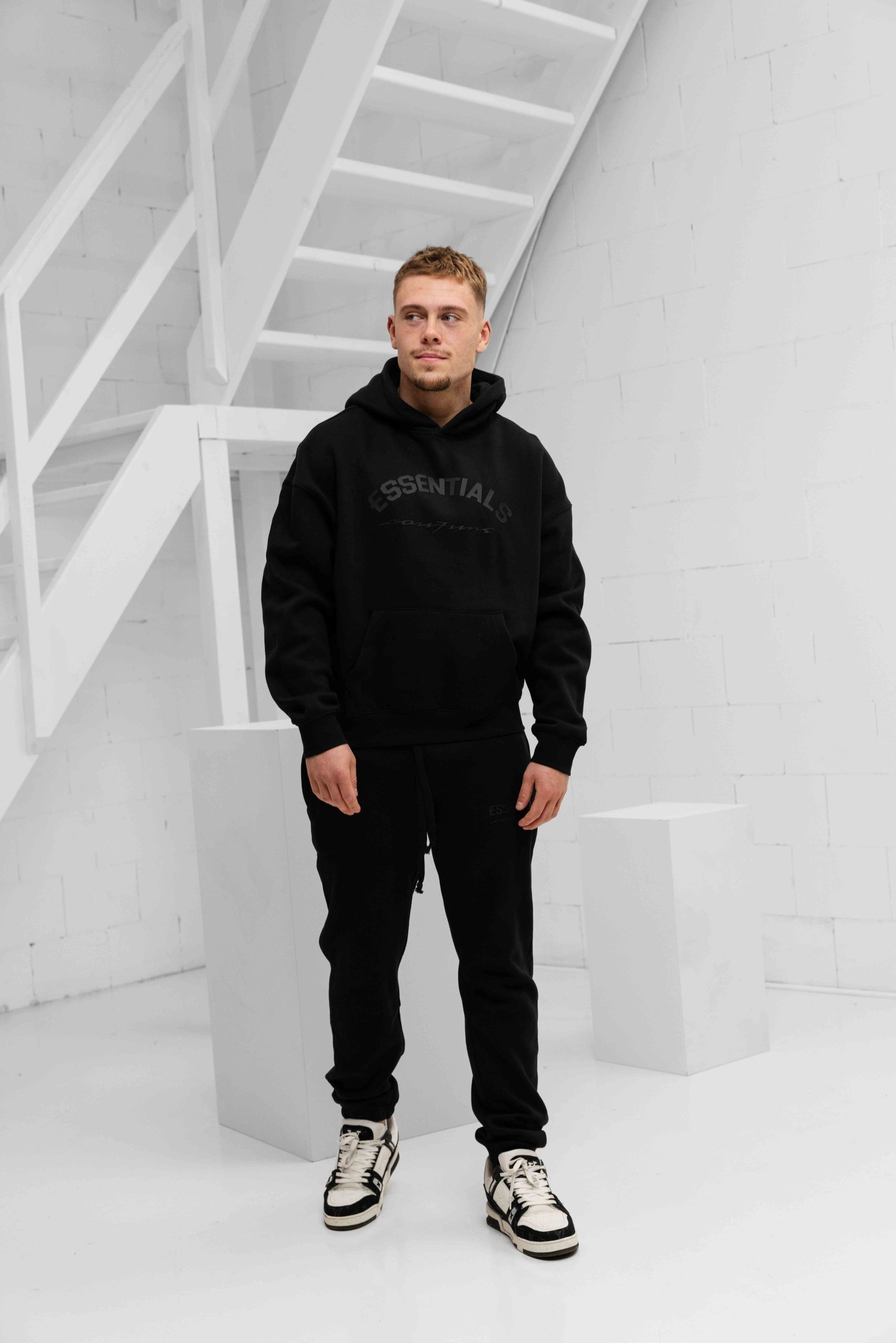 Cou7ure Essentials Basic Curve Trainingspak Heren Zwart - Maat L - Kleur: Zwart | Soccerfanshop