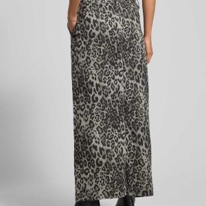 Maxirok met Franse steekzakken, model ‘Nomia’