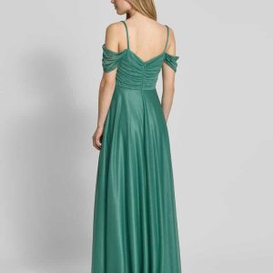 Avondjurk in off shoulder-design