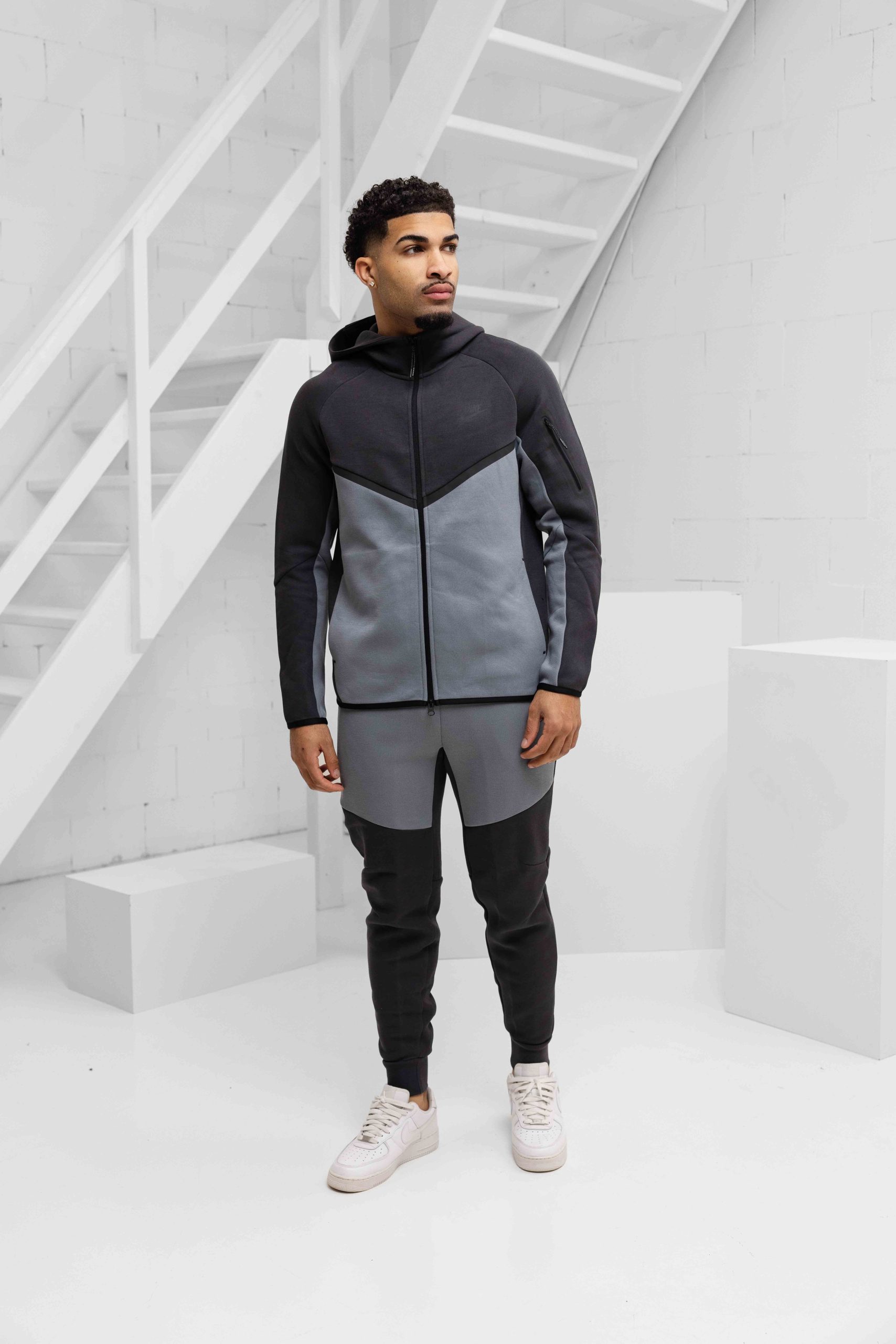 Nike Tech Fleece Trainingspak Heren Donkergrijs/Lichtgrijs - Maat M - Kleur: DonkergrijsLichtgrijs | Soccerfanshop