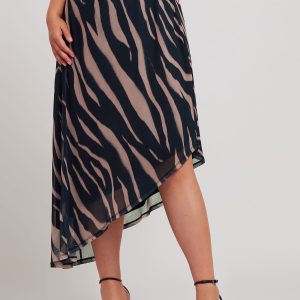 Yours London Meshrok Met Zebraprint En Asymmetrische Zoom In Zwart Size 58-60