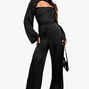 Satijn jumpsuit met textuur en hoge hals