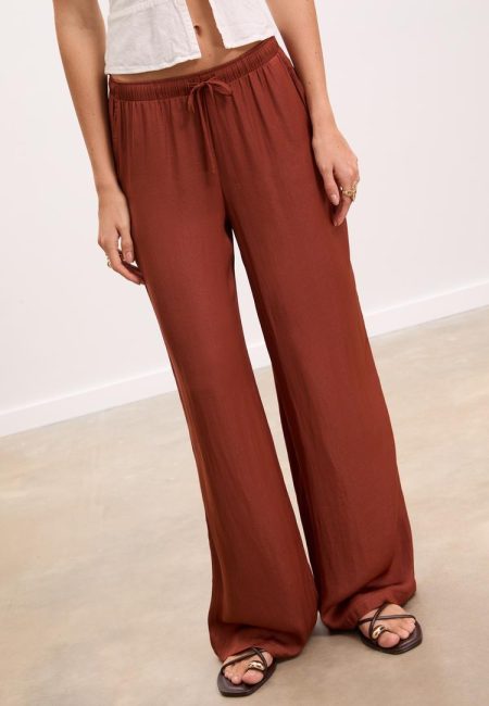 Stradivarius Lange zwevende satijnen broek  Dakpan XL