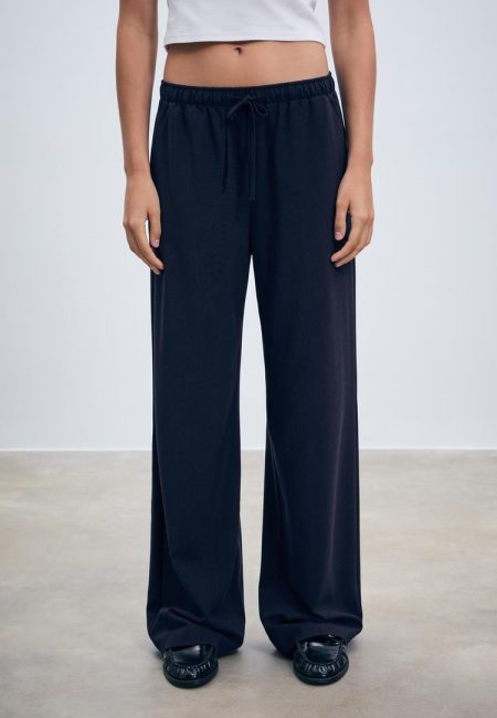 Stradivarius Nette lange soepelvallende broek  Donkermarine S