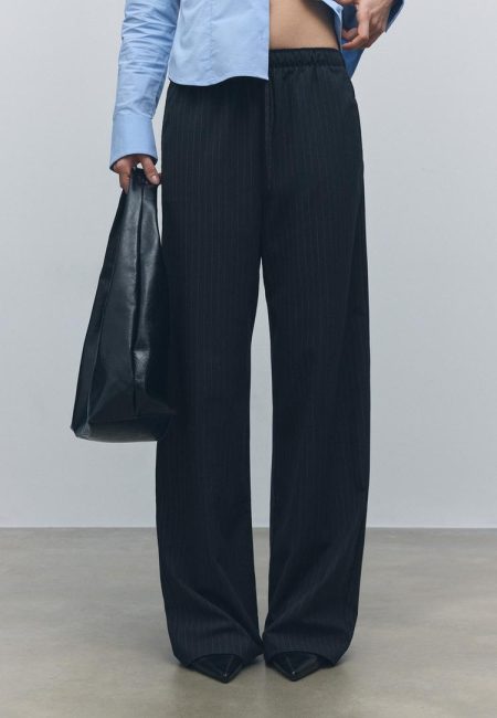 Stradivarius Lange soepelvallende broek met strepen  Marineblauw M