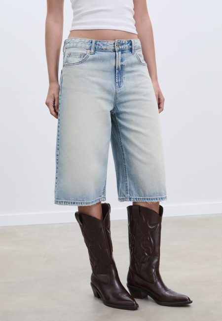 Stradivarius Jort bermuda denim  LICHTE MIDDENBLAUWE DENIM WASSING 34