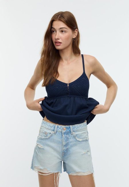 Stradivarius D75 denim short met scheuren  OVERGEVERFDE DENIM WASSING 34