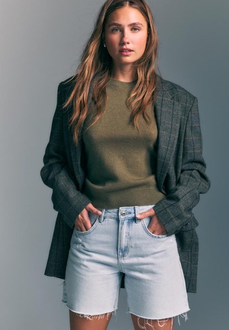 Stradivarius D93 Longline denim short  LICHTE MIDDENBLAUWE DENIM WASSING 40