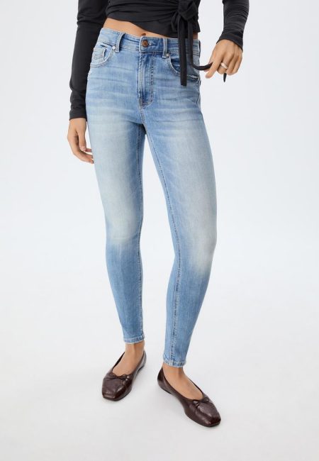 Stradivarius D07 regular waist skinny jeans  LICHTE MIDDENBLAUWE DENIM WASSING 42