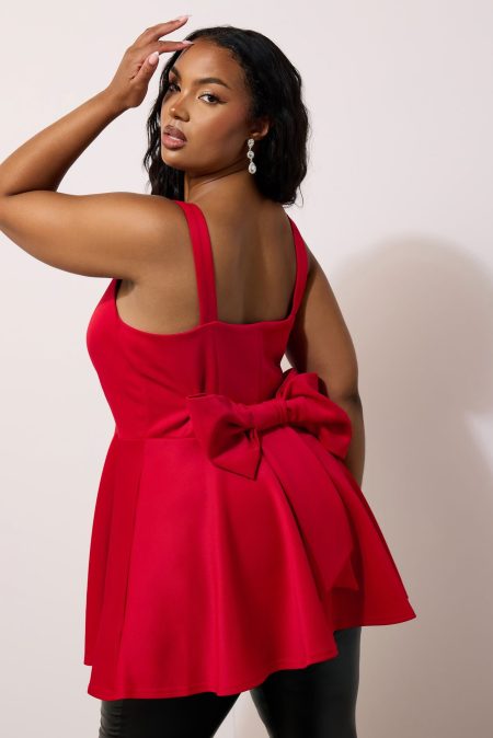 Yours London Peplum Top Met Strikdetail Aan De Achterkant In Rood Size 54-56