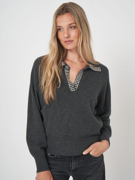 Luxe kasjmier damestrui met parelaccenten