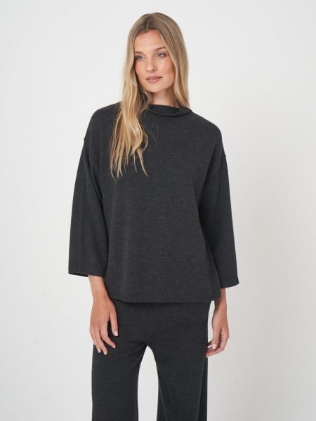 Zachte trui van extra fijne merinowol met brede kraag