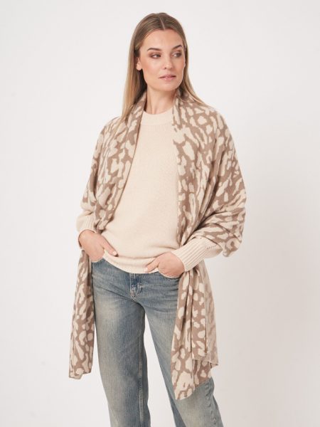 Fijngebreide cashmere sjaal met print