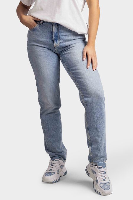 Guess High Rise Mom Jeans Dames Lichtblauw - Maat 26 - Kleur: Lichtblauw | Soccerfanshop