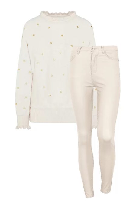 Musthave Deal Hartjes Ruffle Trui + Coating Jeans Beige