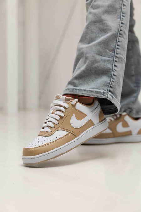 Nike Court Vision Low Sneakers Dames Beige/Wit - Maat 39 - Kleur: BeigeWit | Soccerfanshop