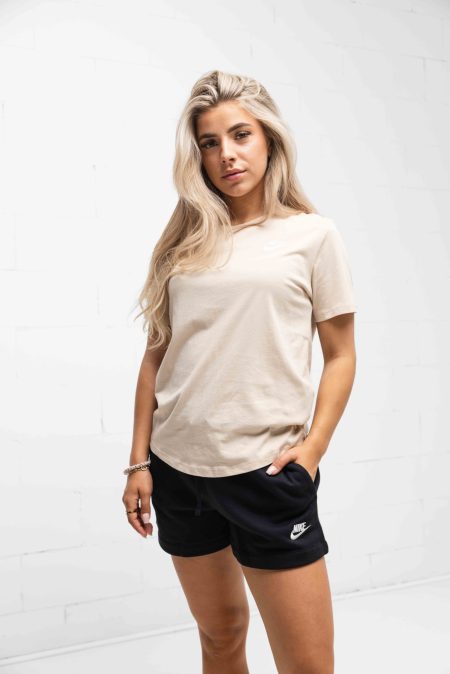 Nike NSW Essentials T-Shirt Dames Beige - Maat M - Kleur: Beige | Soccerfanshop