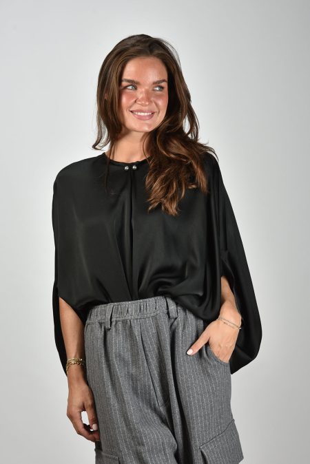 Sea Me Happy blouse Hudson Satin black