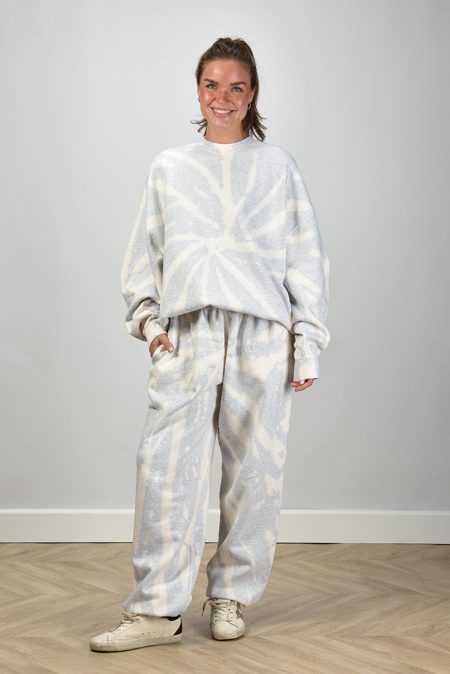 Sea Me Happy broek Mighty Sweatpants spilled milk dye
