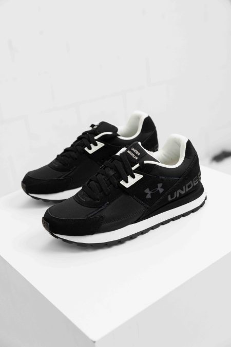 Under Armour Essential Runner Sneakers Heren Zwart - Maat 46 - Kleur: Zwart | Soccerfanshop