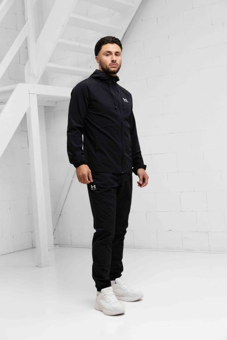 Under Armour Vibe Woven Trainingspak Heren Zwart - Maat M - Kleur: Zwart | Soccerfanshop