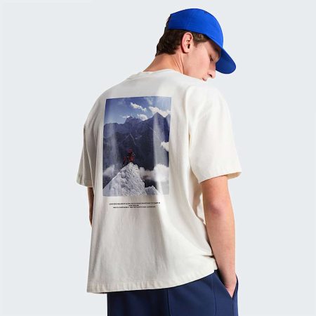 The North Face Uniseks Casentino Pack Denali Graphic T-shirt Tnf White male