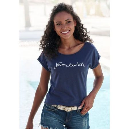 Beachtime T-shirt met modieuze gezegden frontprint "never too late"