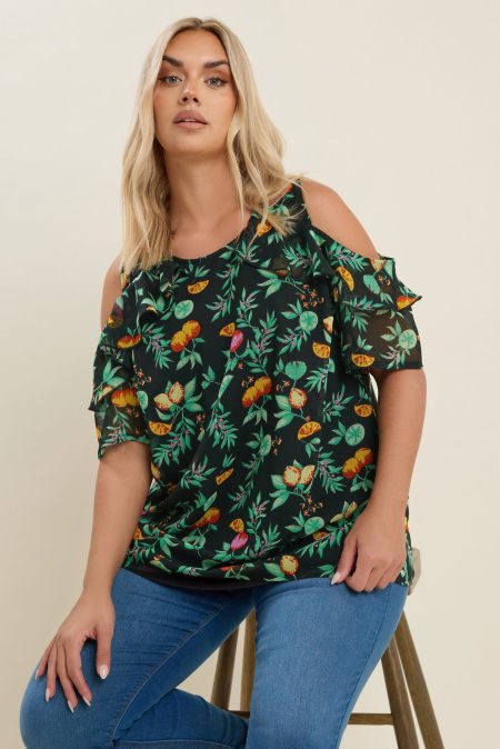 Yours Blouse Met Tropische Fruitprint En Blote Schouders Met Ruches In Zwart